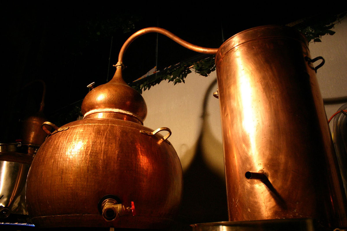 Copper alambic still