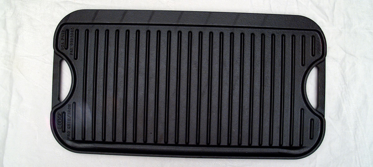 Home-use cast iron griddle, ridged side
